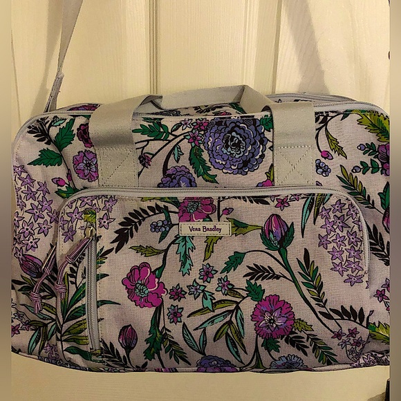 NWOT, Vera Bradley Grand travel bag in “Fresh Cut Flowers” - Picture 2 of 7